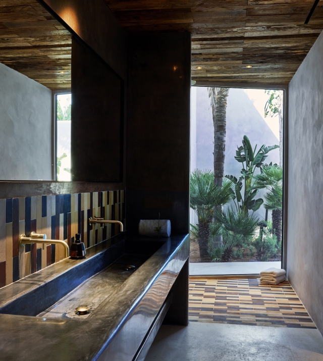 Resa Estates Ibiza koop sale Cala Moli villa seaviews modern bathroom sink.jpg